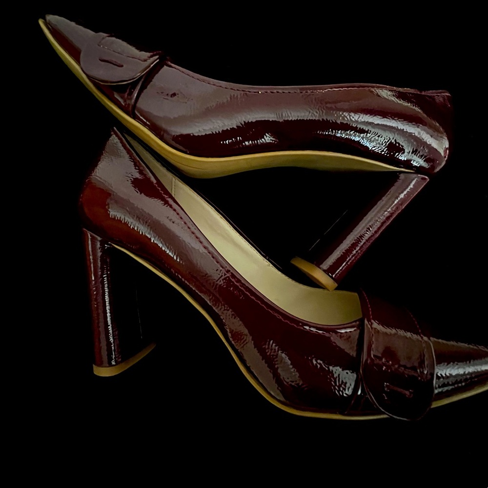 Tahari “patent leather” Heel